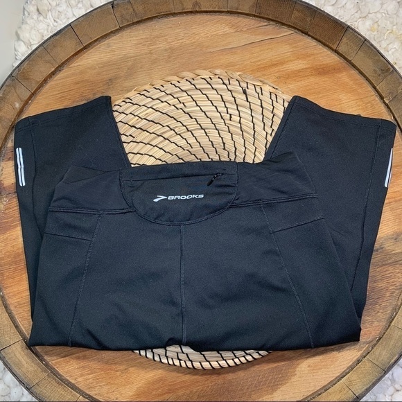 Brooks | Capri Equilibrium Compression Leggings XS - Picture 3 of 8